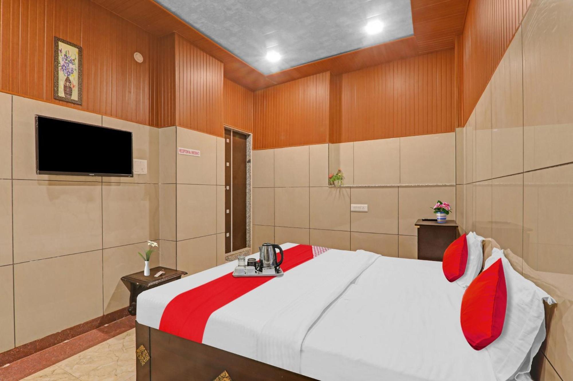 Oyo Flagship Vills Near Gomti Riverfront Park